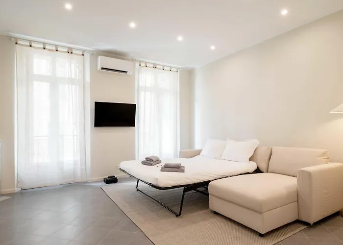 Quiet And Luxurious Apartment - Cannes Center